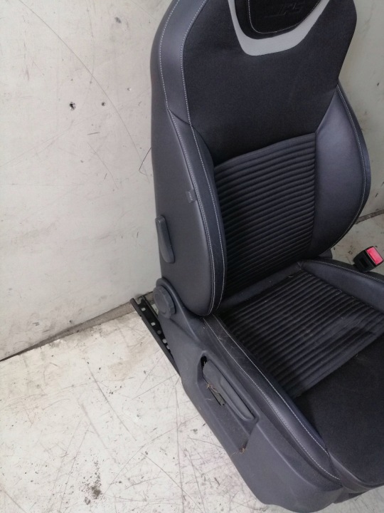 ENSEMBLE SIÈGES COMPLET MILIEU BANQUETTE ARRIÈRE SKODA OCTAVIA MK3 III 2014R VRS