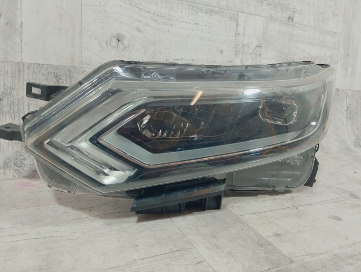 NISSAN QASHQAI J11 LIFT PHARE GAUCHE AVANT AVANT COMPLET LED PROJECTEUR