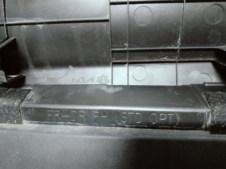 KIA SPORTAGE V 5 21- MOULURE PORTES REVÊTEMENT DROIT AVANT 87722-R2000