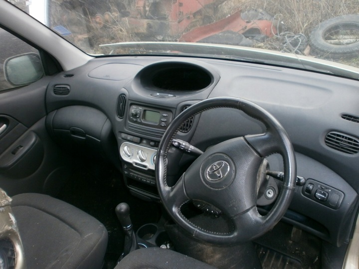 TOYOTA YARIS VERSO ORDINATEUR MOTEUR 2004 8966652180 2110009740