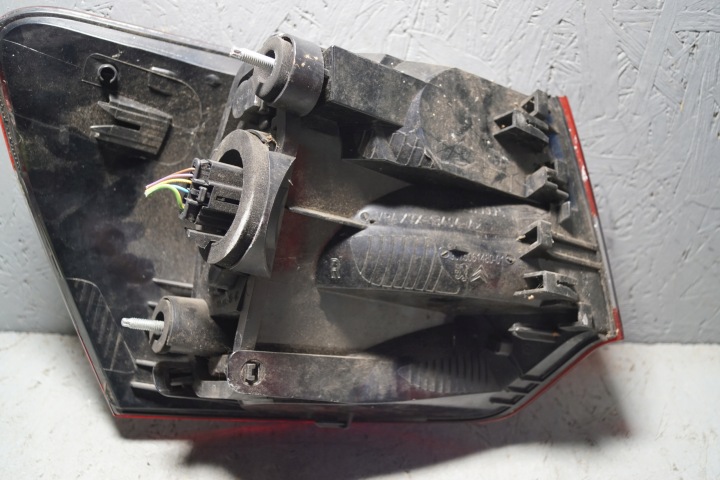 PHARE DANS AILE DROIT ARRIÈRE CITROEN C5 III X7 LIFT BERLINE 9675061480