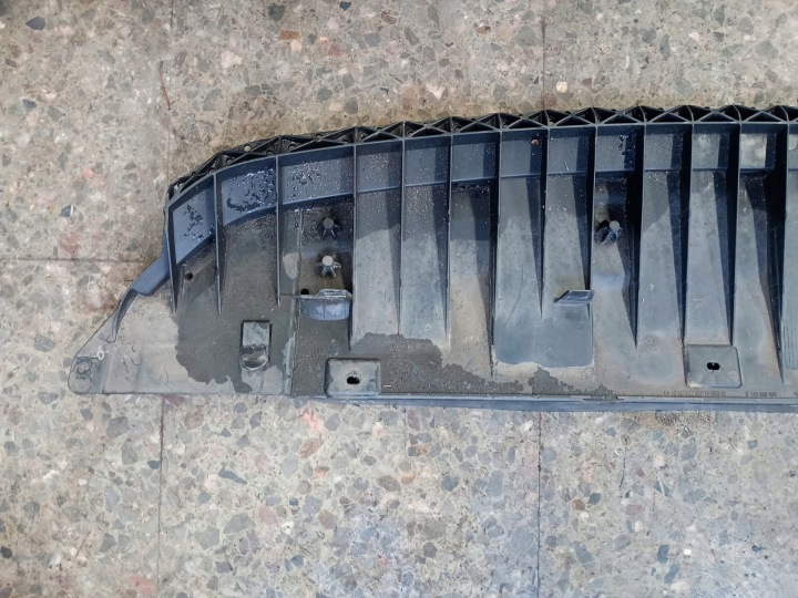 6V0807611B PROTECTION SOUS PARE-CHOCS AVANT SKODA FABIA III
