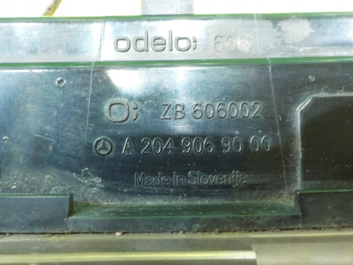 MERCEDES E W212 LIFT I 13R 2.2 CDI BERLINE 4D PHARE FJD DROITE A2049069000