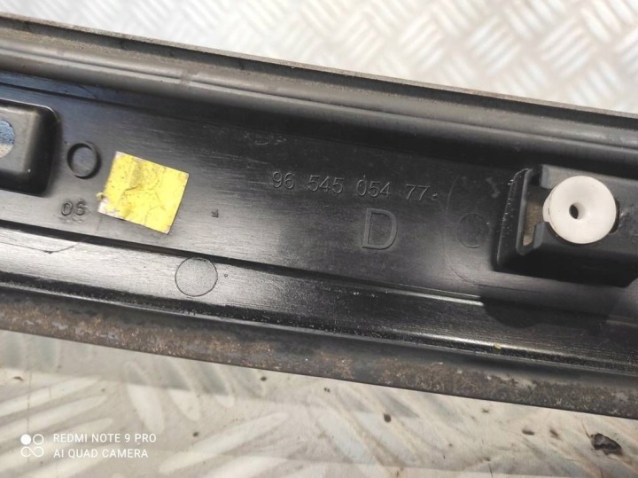 MOULURE VITRES AVANT AVANT DROITE CITROEN C4 PICASSO I 9654505477 KEBC