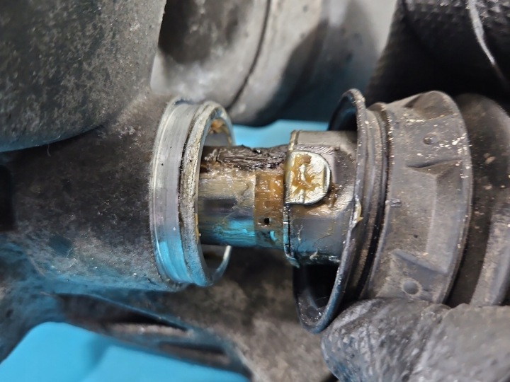 CRÉMAILLÈRE DE DIRECTION CRÉMAILLÈRE DE DIRECTION SUZUKI SX4 I 06- 48500-79J51