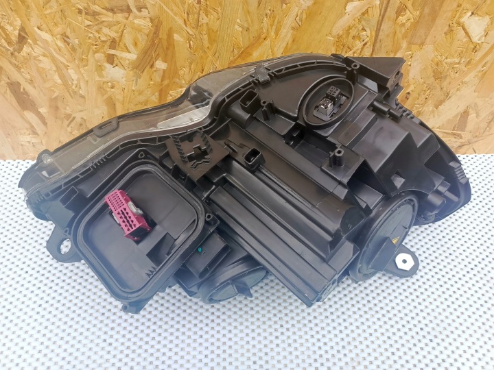 PHARE AVANT GAUCHE MERCEDES W204 LIFT BI-XENON LCI A2048205559
