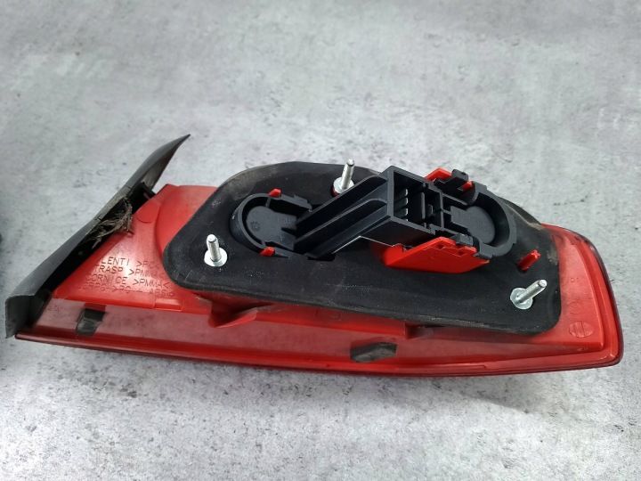 PHARES ARRIÈRE ENSEMBLE ALFA ROMEO 159 F939532802 F939390102 UNIVERSEL