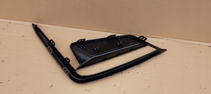 GRILLE CALANDRE GAUCHE MG4 MG 4 MG-4 EV 22-25ROK P10977789 ORIGINAL