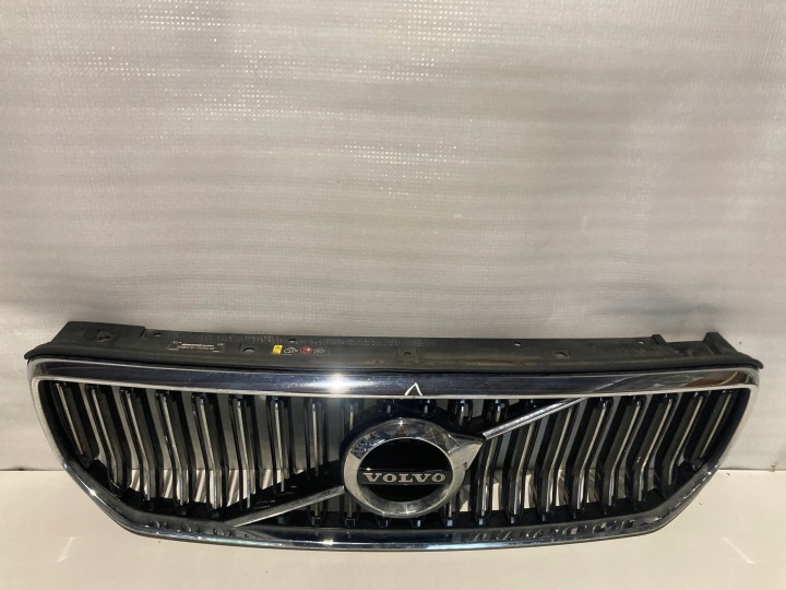 GRILLE CALANDRE VOLVO XC40 II LIFT 31457347