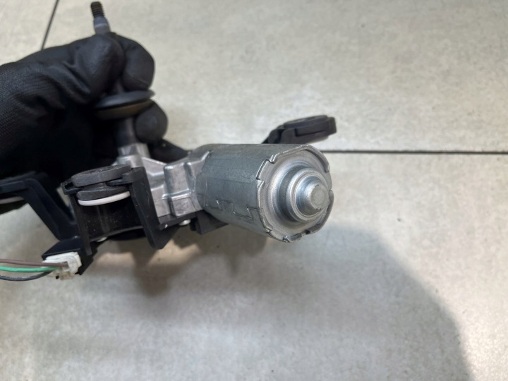 PETIT MOTEUR WYCIERACZEKI ARRIÈRE LAGUNA III 2.0 DCI 0390201832
