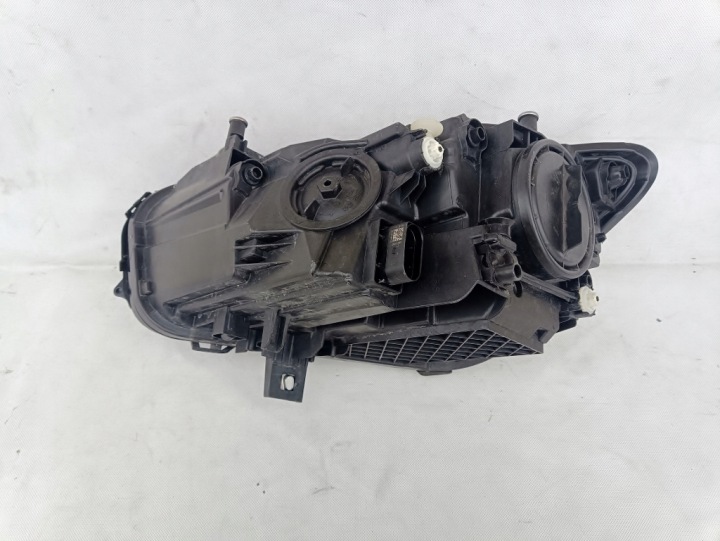 MERCEDES B CLASSE W246 PHARE DROITE AVANT AVANT ORDINAIRE A2479067600