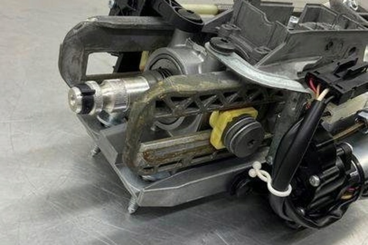 MÉCANISME CAOUTCHOUC BMW 5 (F10) 1056004 4.4L GASOLINE 300KW 2011