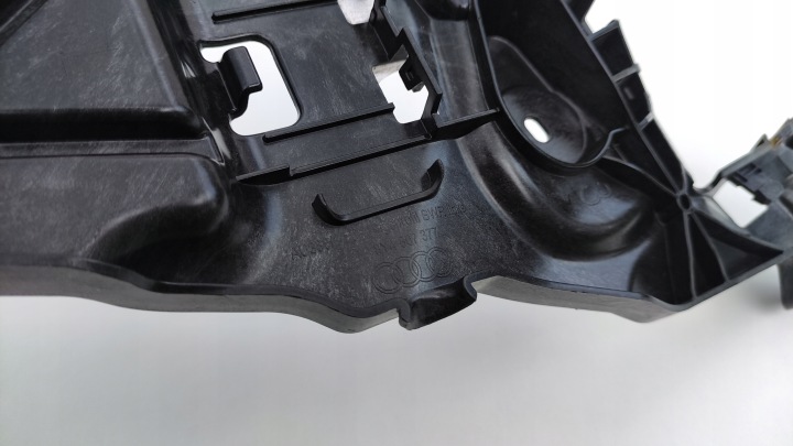 AUDI A3 8Y4 SPORTBACK GLISSIÈRE FIXATION PARE-CHOCS GAUCHE ARRIÈRE ARRIÈRE (TC412)