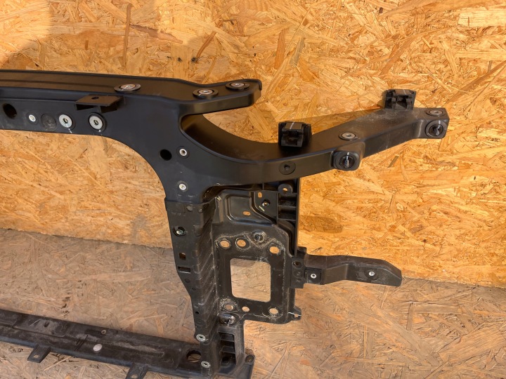 RENFORCEMENT PANNEAU AVANT AVANT HYUNDAI KONA EV ÉLECTRIQUE 18- 64105-DD000