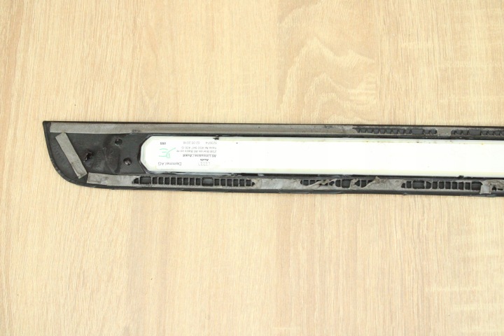MOULURE REVÊTEMENT SEUIL RÉTROÉCLAIRÉE DROIT AVANT AUDI A6 C7 4G0947406G 38KM