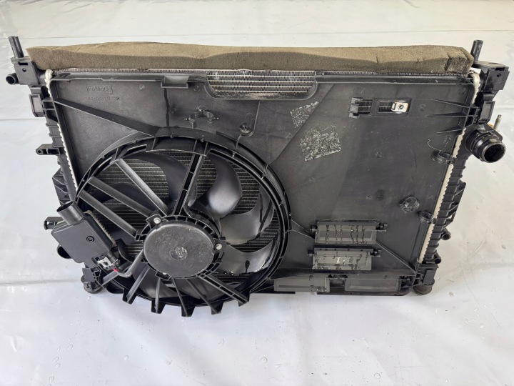 RADIATEURS VENTILATEUR ENSEMBLE FORD FOCUS MK3 1.6TDCI CV61-8D048-BB