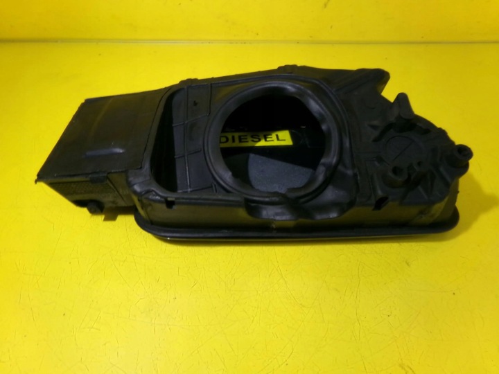 CLAPET GOULOTTE DE REMPLISSAGE CARBURANTS CITROEN C5 NR205
