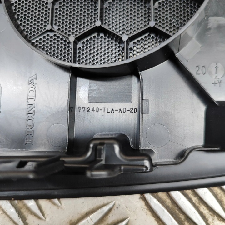 PROTECTION HAUT-PARLEURS HONDA CR-V V (RW) 77240TLAA020 21122804 2.0L 108KW 2020
