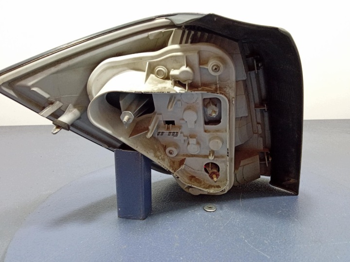 OPEL ASTRA H 02-07 UNIVERSEL PHARE ARRIÈRE DROITE EXTÉRIEUR 24451840