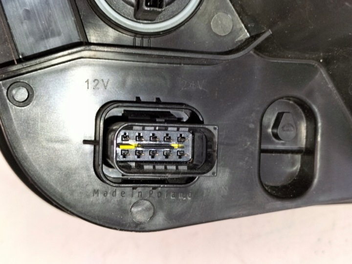 PHARE AVANT PROJECTEUR DROITE TOYOTA PROACE II 16- XÉNON