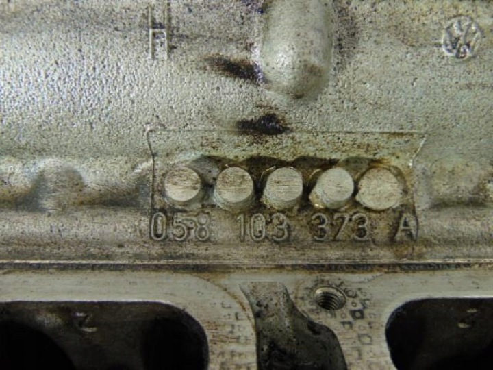 VOLKSWAGEN PASSAT B5 1.8 20V CULASSE MOTEUR 058103373A