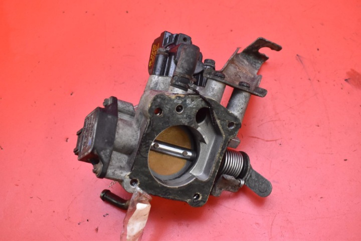 PAPILLON DES GAZ 0K24718911 KIA RIO 1 I 1.5 16V 98 KM 00-02