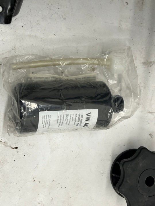 KIT RÉPARATION 8K9813685A FIXATION ROUES 8K0802715A AUDI A4 B8