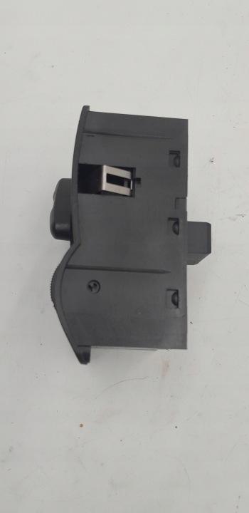 COMMUTATEUR FEUX OPEL CORSA C 1.3 CDTI 9116613