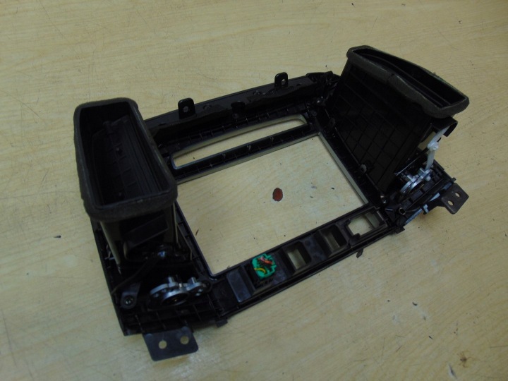 CHÂSSIS RADIO GRILLES CONSOLES HYUNDAI SANTA FE II