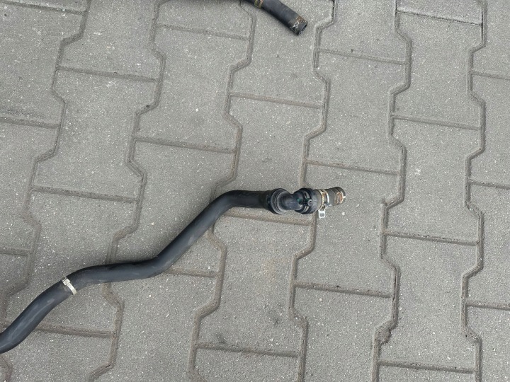 RENAULT CLIO IV 1.2 16V TUBES TUYAU DE DÉRIVATION CONDUITES DE DÉRIVATION EAU 1800446415