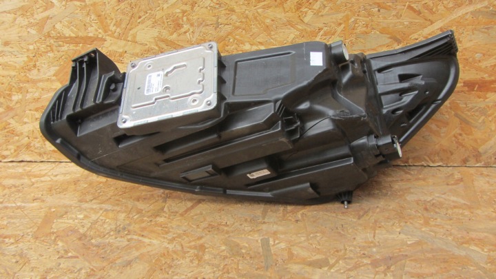 AVANT DROITE PHARE FORD FOCUS MK4 COMPLET LED
