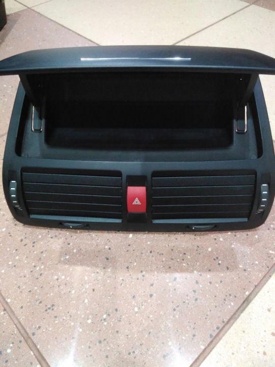 SKODA OCTAVIA II LIFT DÉFLECTEURS AIR BOÎTE À GANTS 1Z0820951