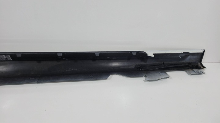 BMW 3 G20 G21 MODULE 19- SEUIL GAUCHE MOULURE SEUIL GAUCHE EN BON ÉTAT 51778069381