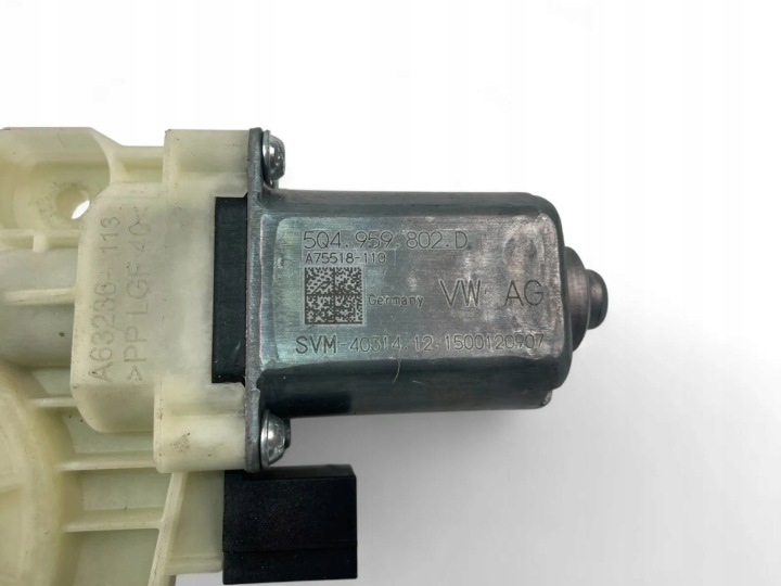 PETIT MOTEUR VITRES ARRIÈRE GAUCHES PORTES VW PASSAT B8 (3G2) 5Q4959802D 30494959