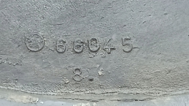 MERCEDES-BENZ COMPAKT W115 1975 DROITE CÔTÉ SUPPORT FIXATION MOTEUR