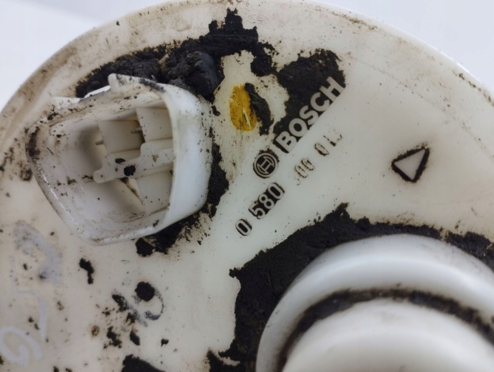 TOYOTA AVENSIS T250 POMPE CARBURANTS 2004 0580300013