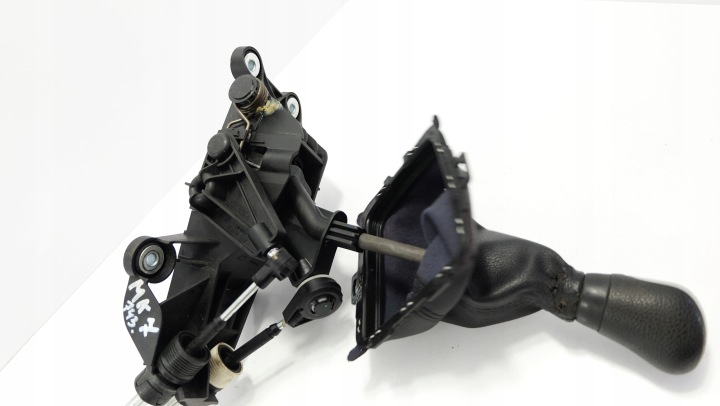 FORD FIESTA MK7 1.6 TDCI MÉCANISME DE CHANGEMENT DE VITESSES VITESSE CÂBLES 8A6R7E395ME