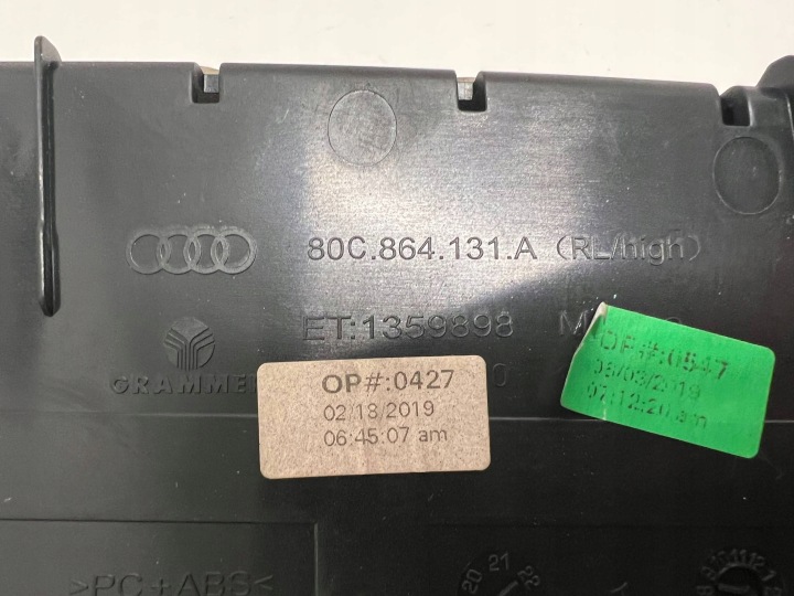2018 AUDI Q5 SQ5 PRISE USB 80C864131A