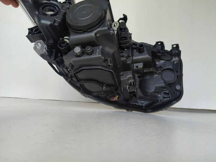 PHARE GAUCHE PROJECTEUR TOYOTA AURIS II 15- LIFT