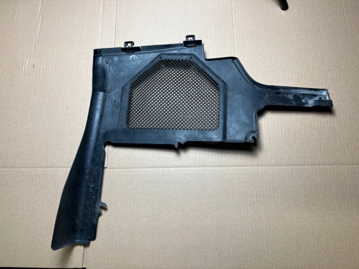 AUDI A8 D2 LIFT DOUBLURE DE PASSAGE DE ROUE DROITE CÔTÉ 4D1819404D