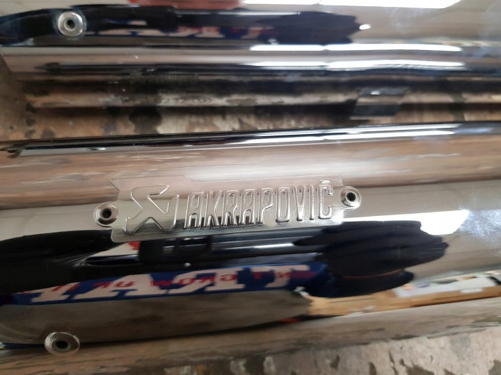 NOUVEAU SILENCIEUX AKRAPOVIC HARLEY-DAVIDSON SPORTSTER 2014