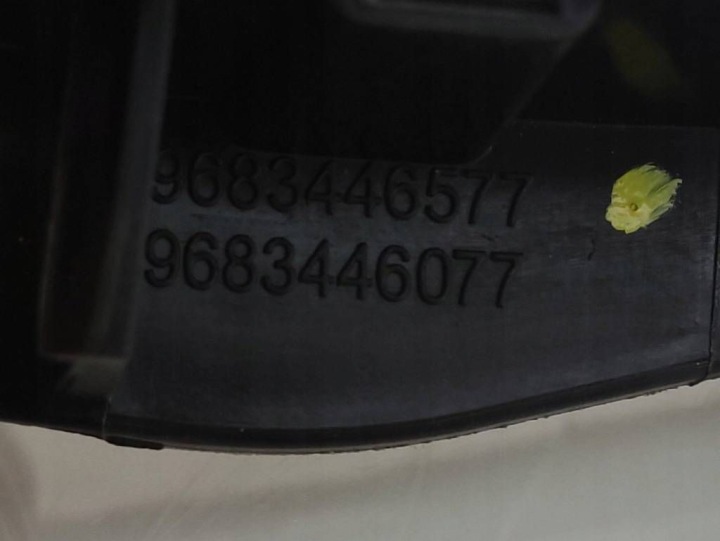CITROEN C3 PICASSO POIGNÉE INTÉRIEURE CÔTÉ DROIT ARRIÈRE 9683446577