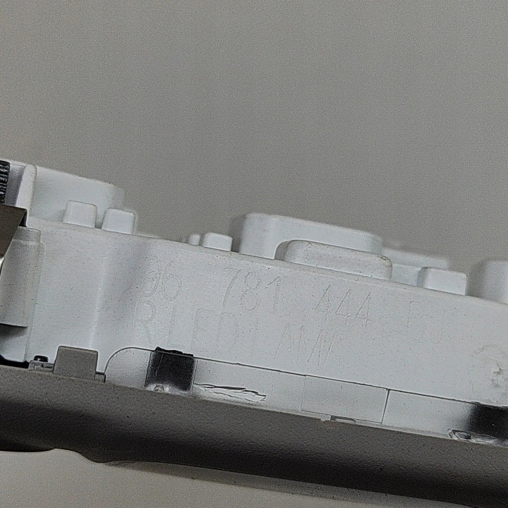AMPOULE ÉCLAIRAGE CABINES CITROEN OE 96781444BJ