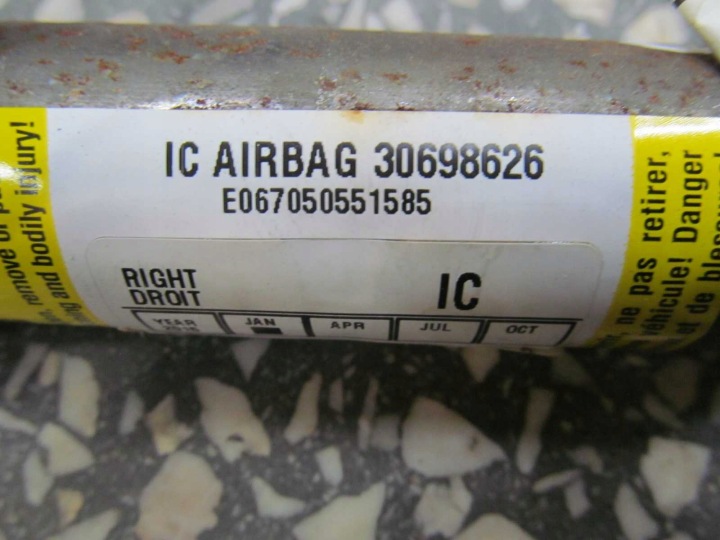 VOLVO V50 04-12 COUSSIN RIDEAU AIRBAG DROITE 30698626