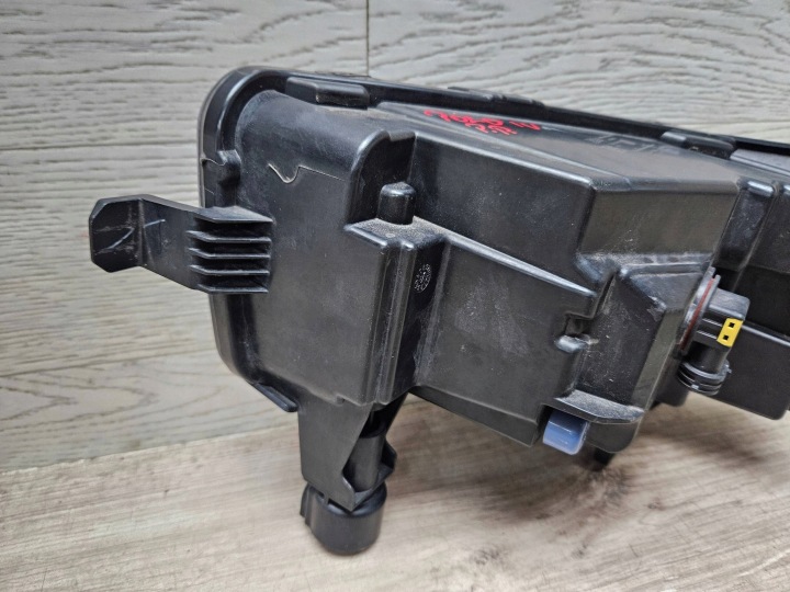 FEUX VERS CONDUITE DIURNE AVANT CÔTÉ DROITE VOLKSWAGEN POLO VI 2G0941662