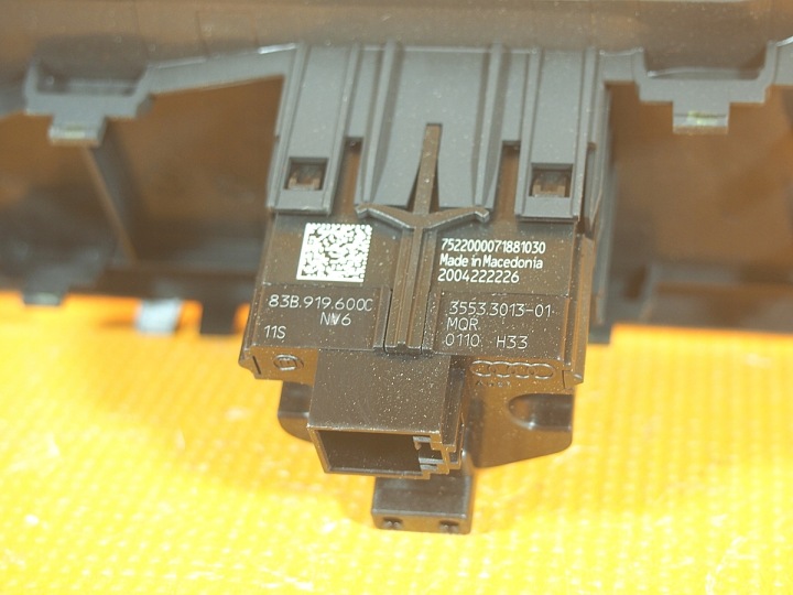 AUDI Q3 83A 14KM BOUTON RADIO PROTECTION 83B919600C