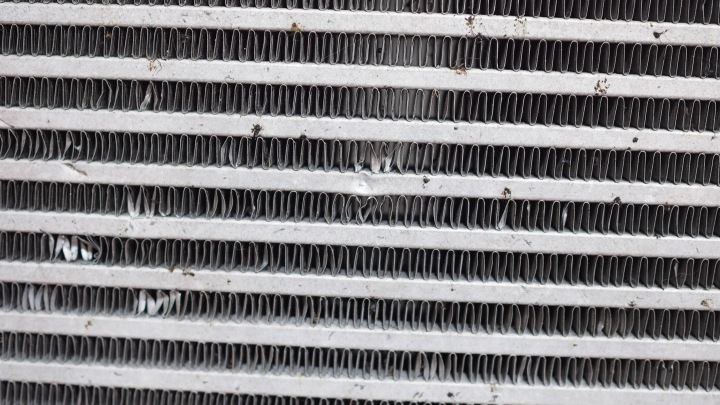 ALFA ROMEO GIULIA 2020 RADIATEUR HUILES FIXATION POIGNÉE