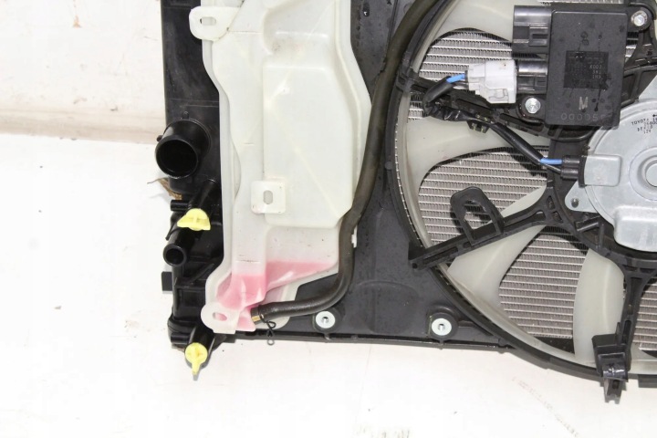 ENSEMBLE RADIATEURS TOYOTA MF4221367672 1.5L HYBRID 85KW 2024