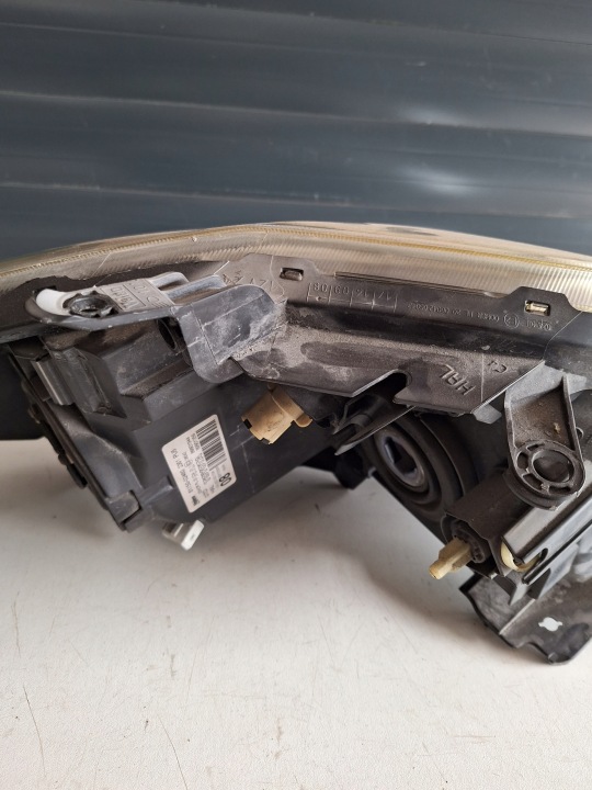 PROJECTEUR GAUCHE PHARE GAUCHE AVANT TOYOTA AURIS I 81150-02460