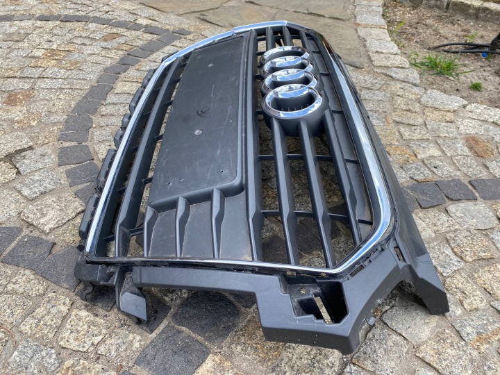 AUDI A1 8XA S LINE LIFT GRILLE CHROME CALANDRE AVANT 8XA853651B ORIGINAL